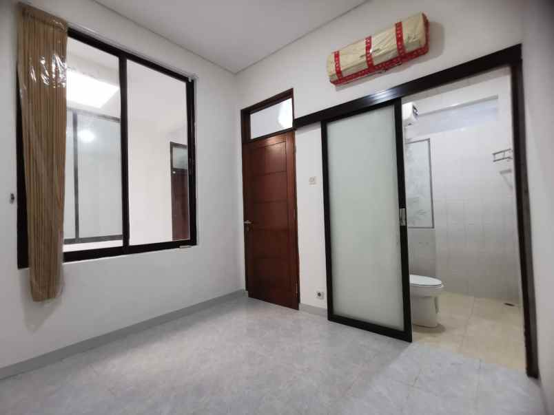 kesempatan sewa rumah bagus di wiyung segera huni