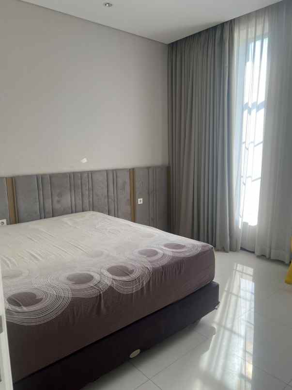 murah rumah mewah 3 lantai grand kenjeran