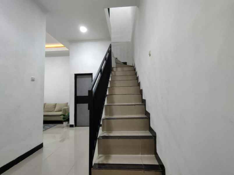 perumahan islami 2 lantai dekat exit tol sawangan shm