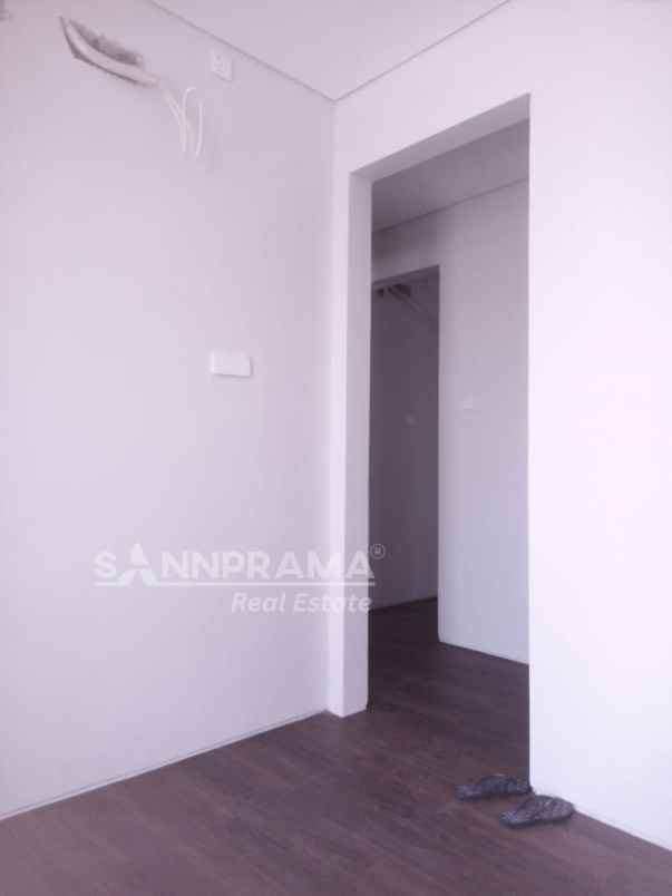 private townhouse pancoran mas dekat mall dtc iml