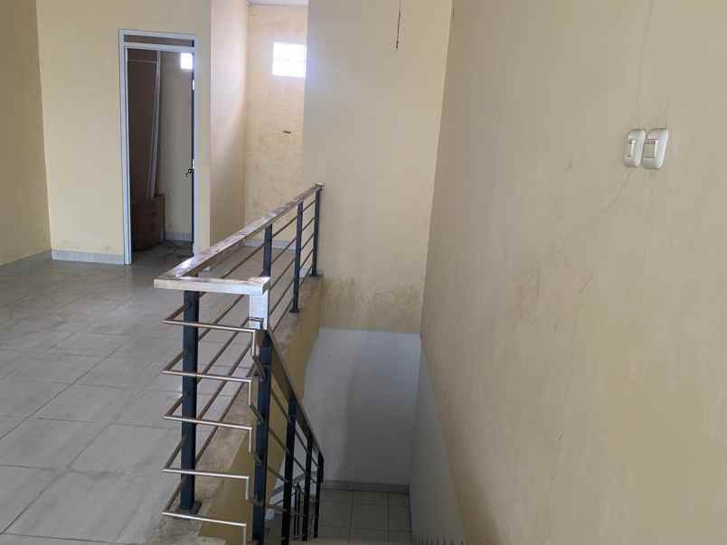 ruko di jalan jaya wijaya mojosongo solo