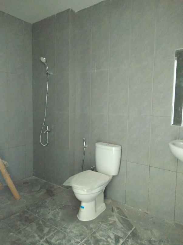 ruko new east jakarta garden city siap pakai