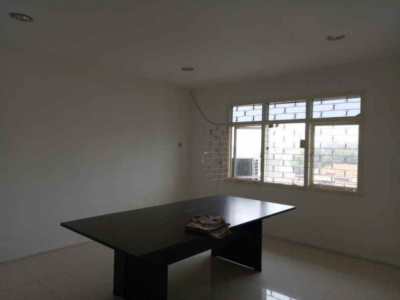 ruko undaan wetan strategis nol jalan lift