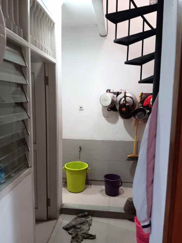 rumah 2 lantai 9x18 162m type 3kt taman modern cakung