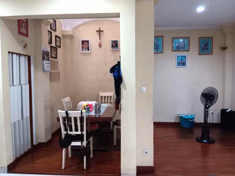 rumah 2 lantai 9x18 162m type 3kt taman modern cakung