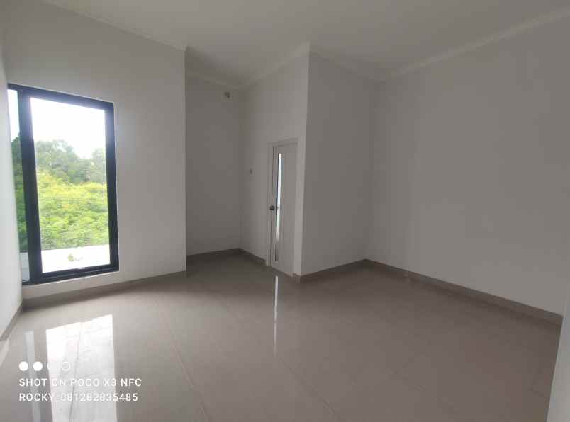 rumah 2 lantai cukup booking free biaya2