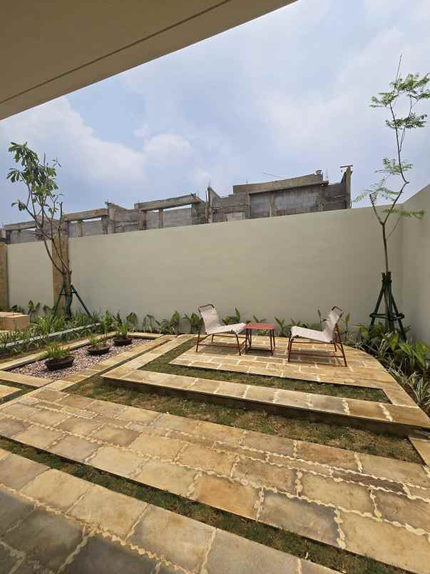 rumah 2 lantai di sentul