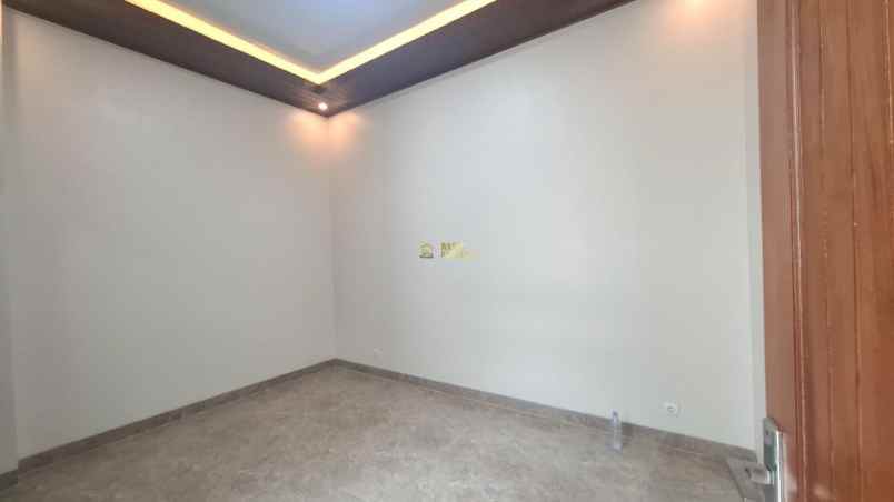 rumah 2 lantai siap huni 5 menit ke sleman city hall