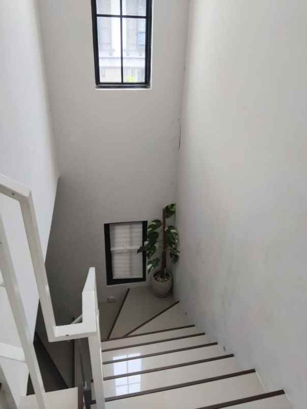 rumah amesta living terra deluxe siap huni minimalis