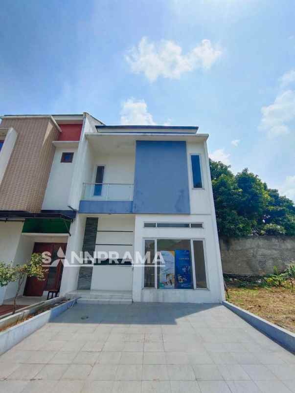 rumah baru 2 lantai dalam cluster di sawangan depok