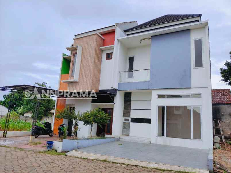 rumah baru 2 lantai dalam cluster di sawangan depok
