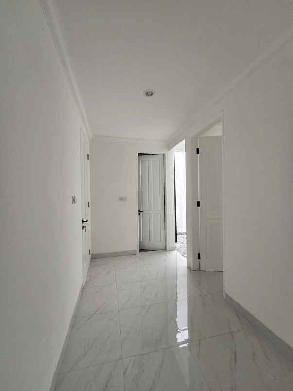 rumah baru dalam cluster di pondok bambu jaktim