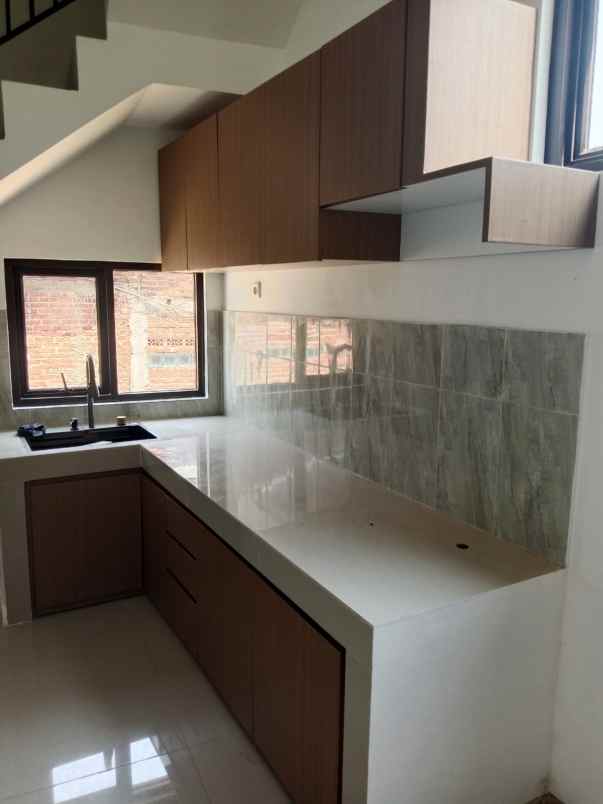 rumah baru siap huni cihanjuang cimahi murah shm