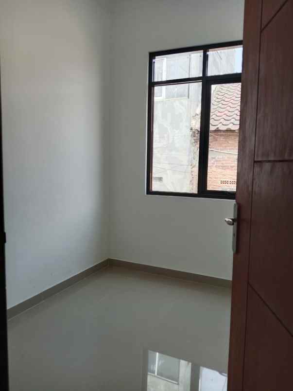 rumah baru siap huni cihanjuang cimahi murah shm