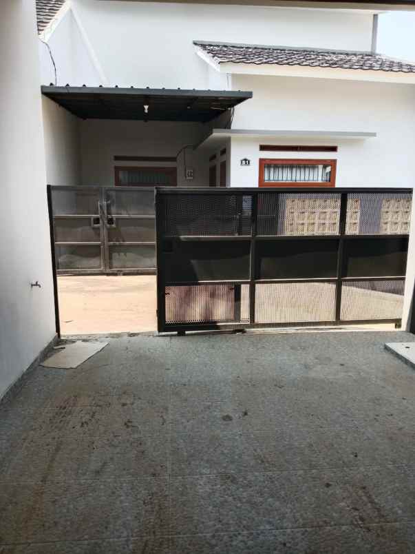 rumah baru siap huni cihanjuang cimahi murah shm