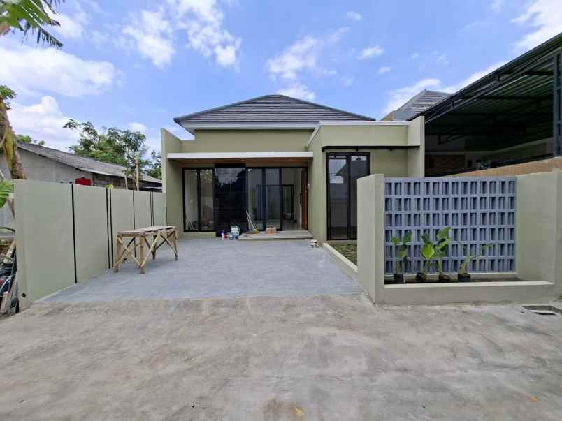 rumah baru siap huni dekat spbu balecatur gamping