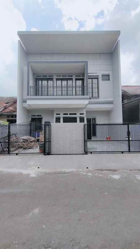 rumah baru siap huni lokasi strategis di griyaloka bsd