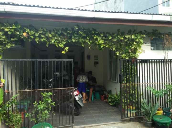 rumah benhil jakarta pusat