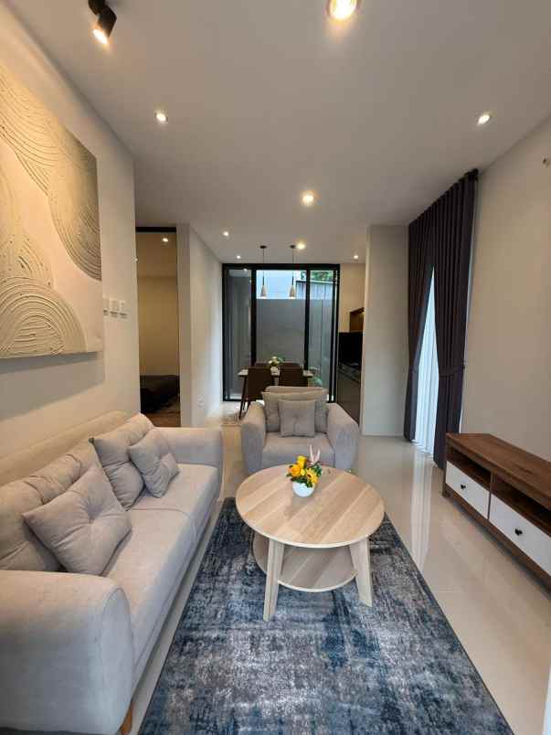 rumah cantik full furnished utara pasar godean