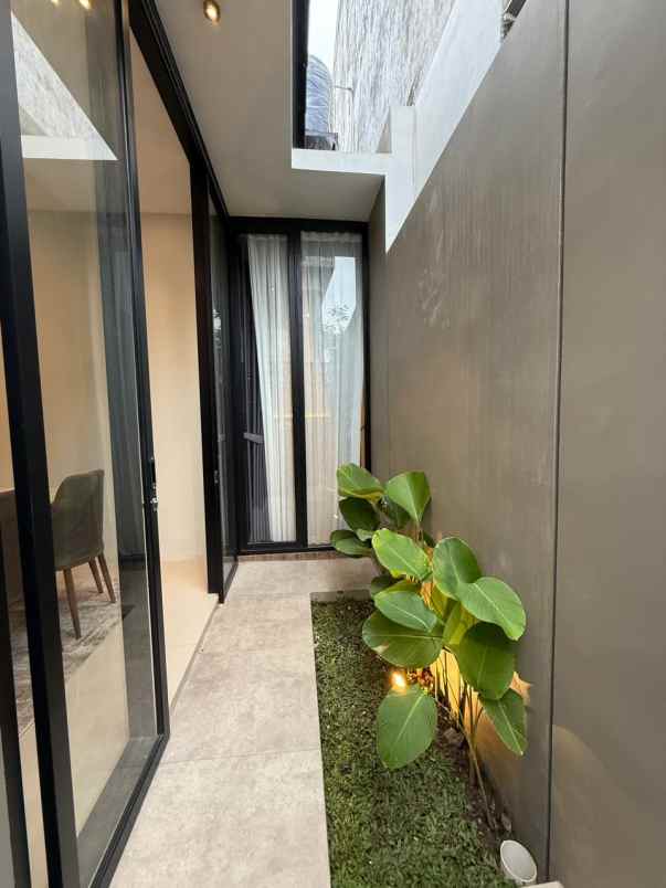 rumah cantik full furnished utara pasar godean