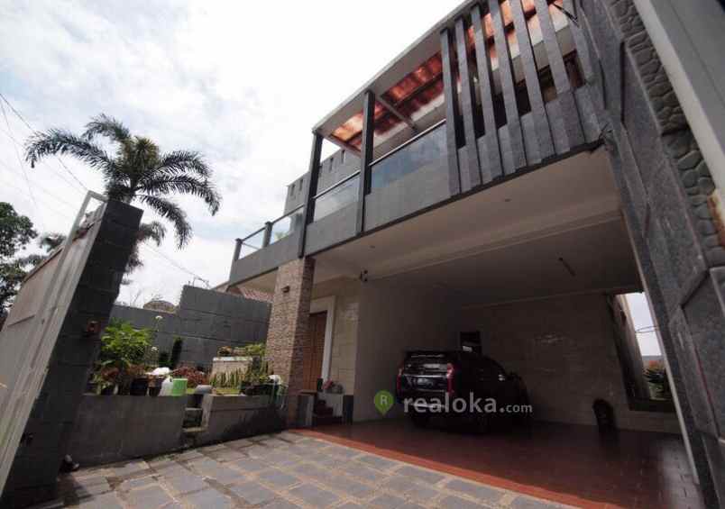 rumah cipedes tengah sukajadi