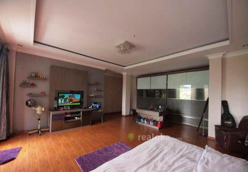 rumah cipedes tengah sukajadi