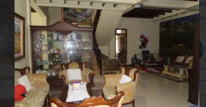 rumah cisaat