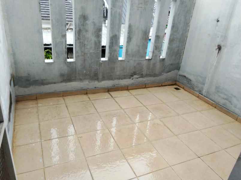 rumah cluster di cipayung jaktim 2 lantai cakep