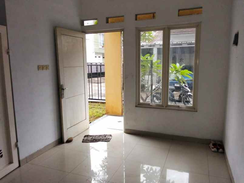 rumah cluster di cipayung jaktim 2 lantai cakep