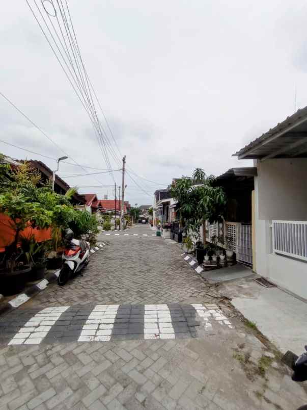 rumah dalam perumahan di purwomartani kalasan sleman