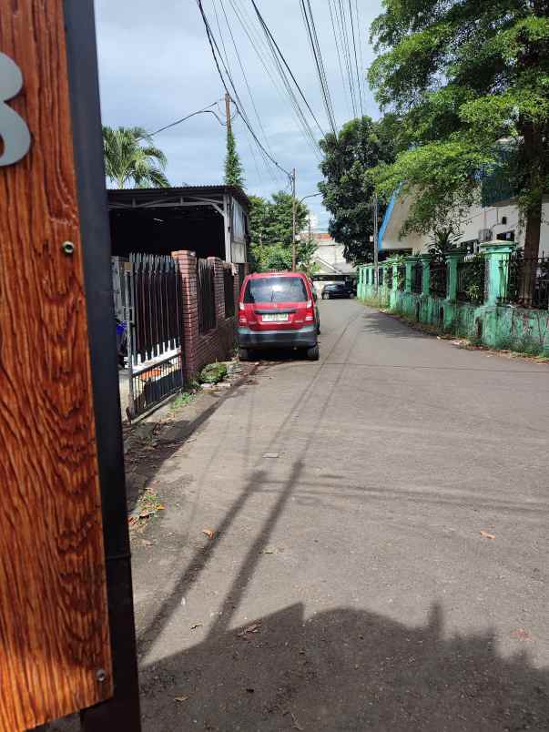 rumah dan 7 kontrakan serta 5 kos kosan