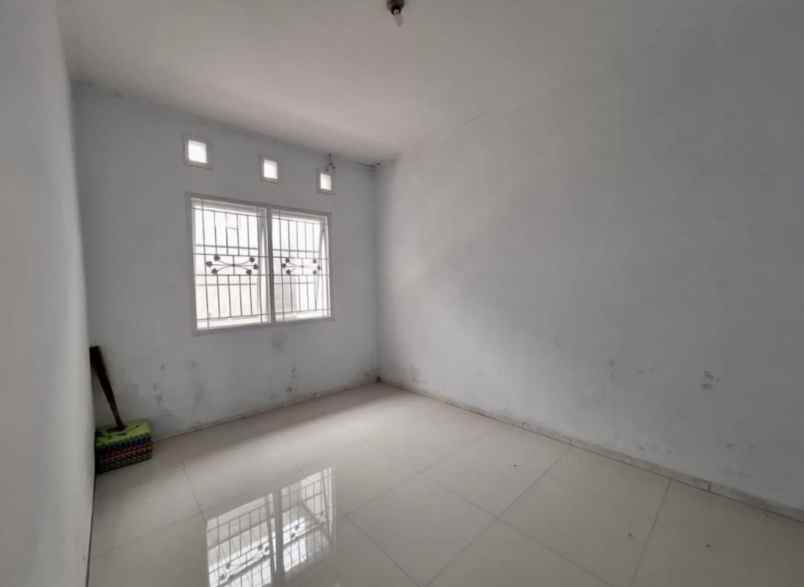 rumah dekat taman di metland menteng cakung jakarta