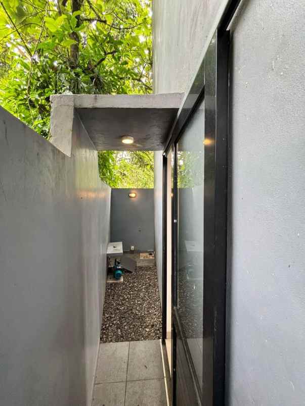 rumah desain scandinavian mewah 2 lantai