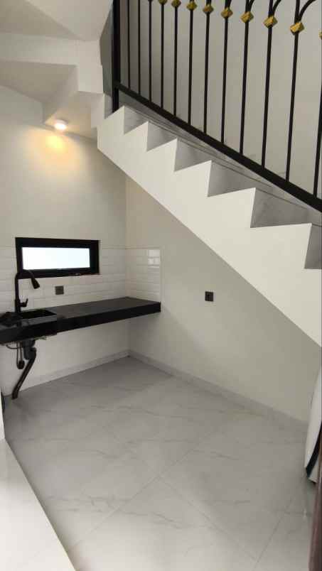 rumah eropa classic strategis di cibubur bekasi