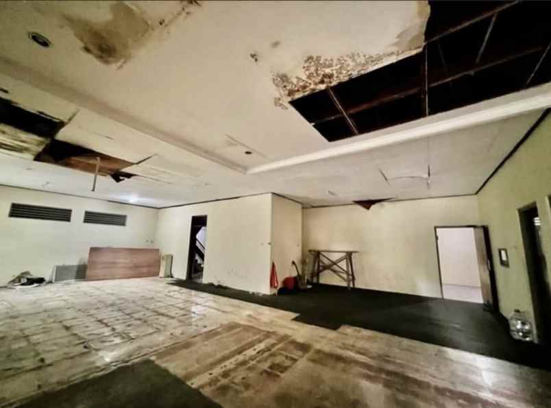 rumah hook hadap darmawangsa raya jakarta selatan