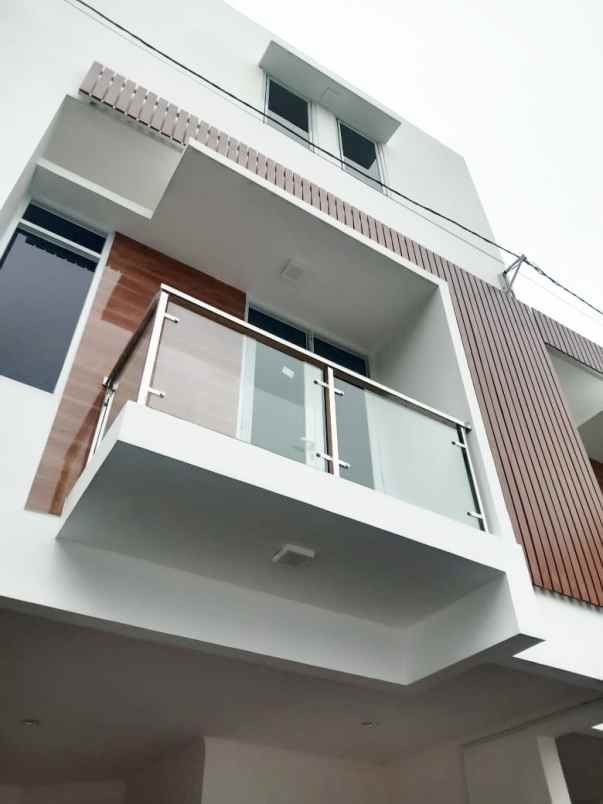 rumah jl cempaka putih raya