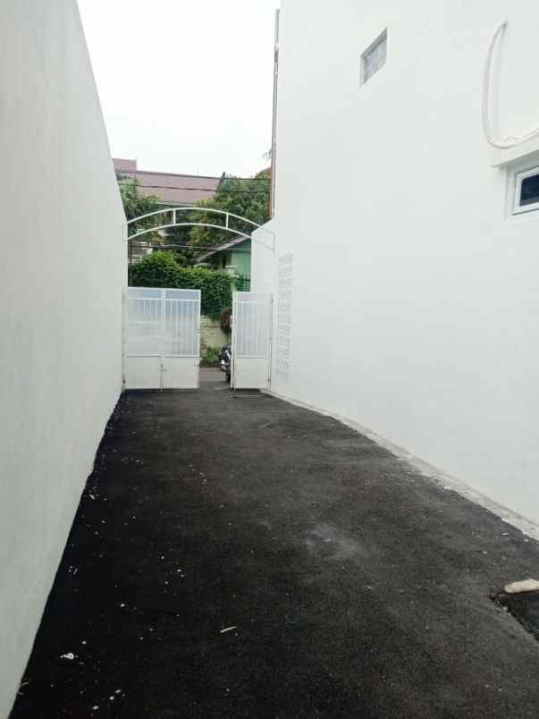 rumah jl cempaka putih raya