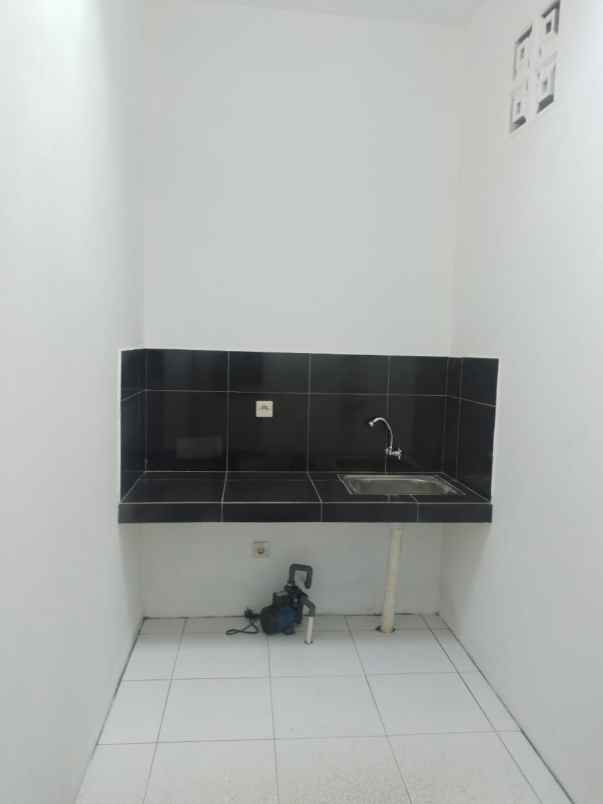 rumah jl raya kencana cilebut