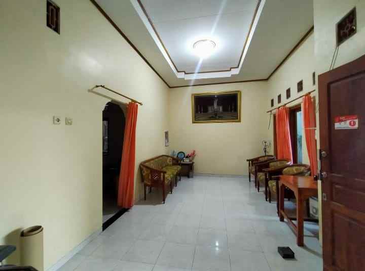 rumah jl rinjani dalam surakarta