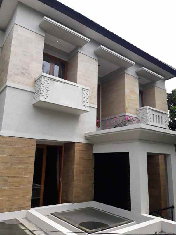 rumah jl wijaya kusuma cilandak raya