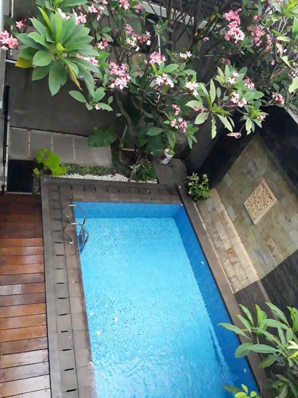 rumah jl wijaya kusuma cilandak raya