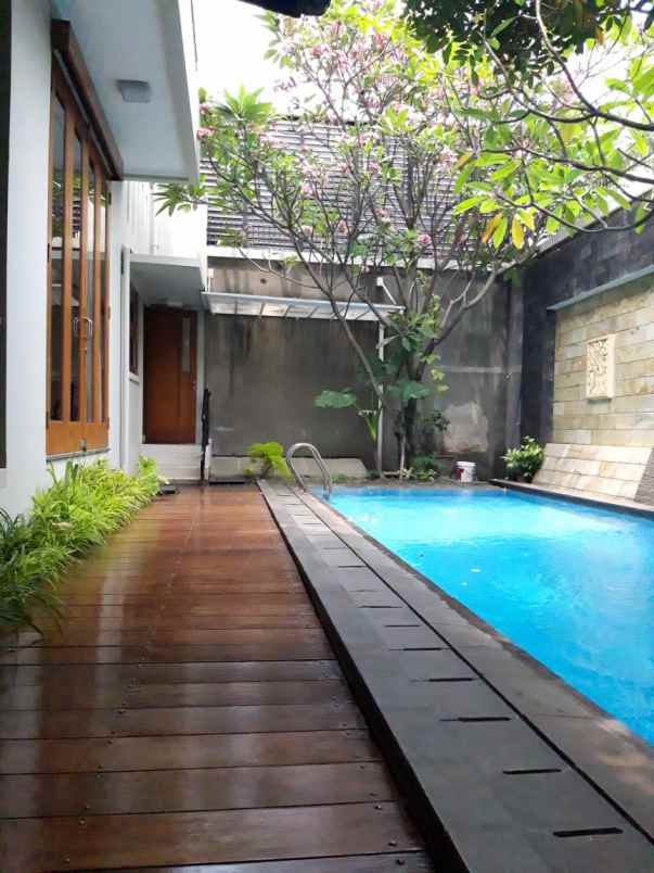 rumah jl wijaya kusuma cilandak raya