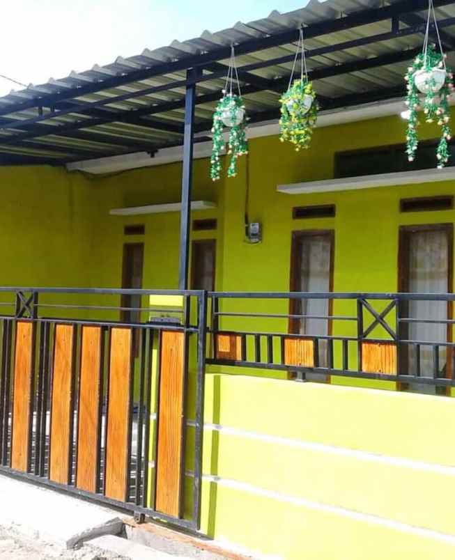 rumah jln paniisan pameungpeuk