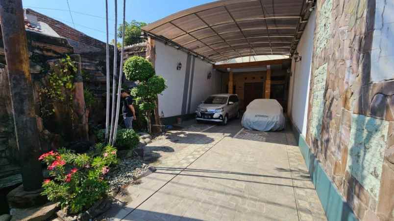 rumah jumbo ngantong daerah prapen tenggilis mejoyo