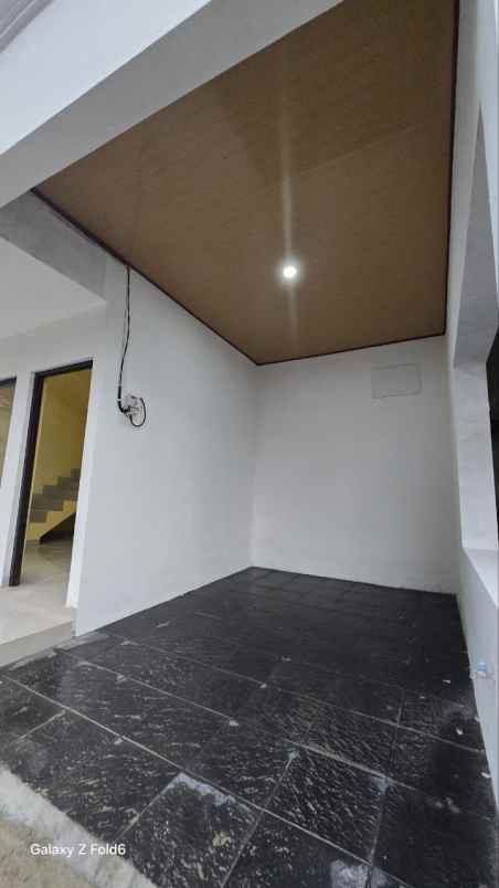 rumah klasik amerika 700 jutaan di jakarta timur
