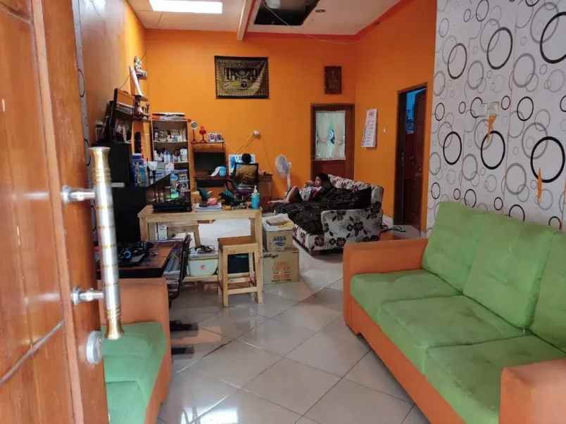 rumah komplek pesona anggrek