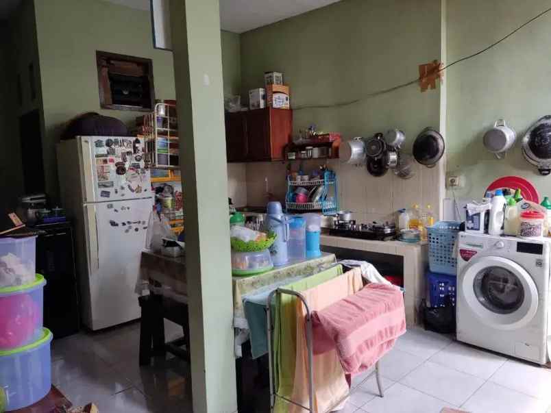 rumah komplek pesona anggrek