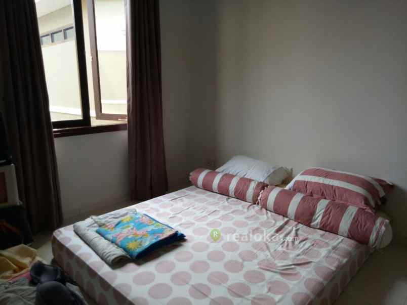 rumah kota baru parahyangan