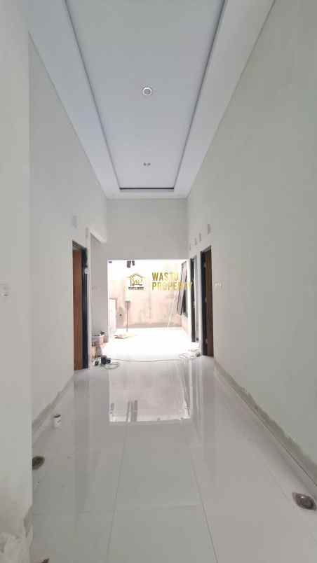 rumah limasan modern dalam cluster di kalasan