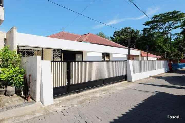 rumah luas area kampus favorit yogyakarta